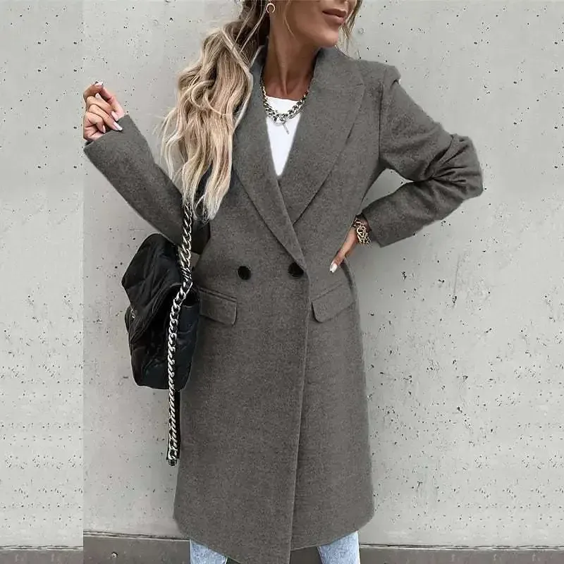 Elegant women's autumn-winter coat made of wool