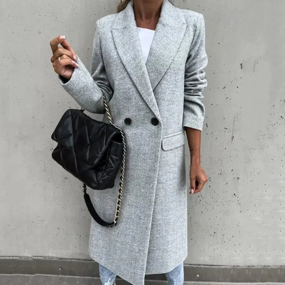 Elegant women's autumn-winter coat made of wool