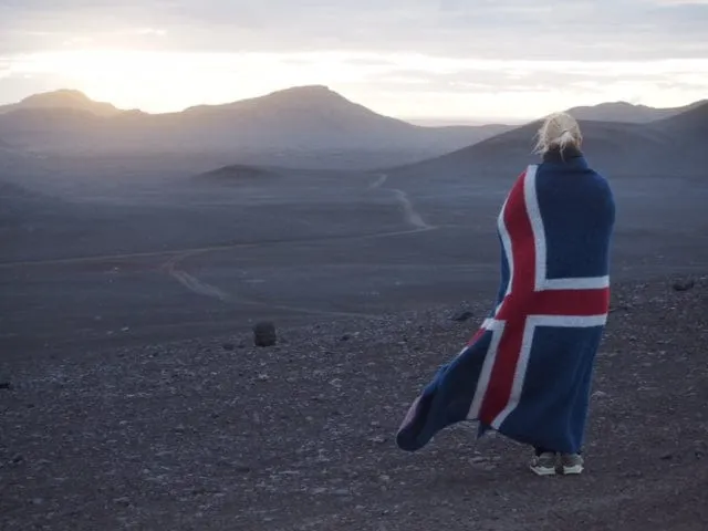 Icelandic Wool Blanket - National flag pattern