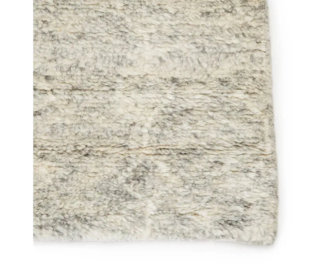 Gray and White Indira Margo Flint Cloud Dancer Rug